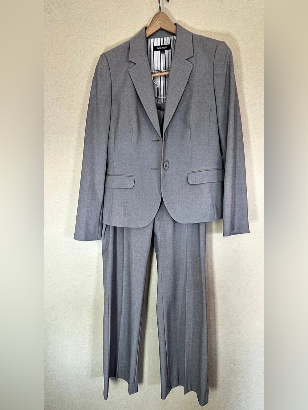 Nine West The Modern Fit Gray Pantsuit Size 8 NWT